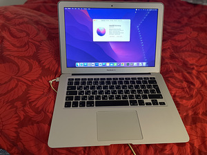 MacBook Air 13'' (Early 2015) (1 foto / 3)