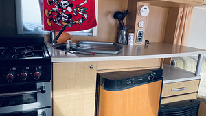 Haagissuvila Swift AVENTURA 320 (9 foto / 9)
