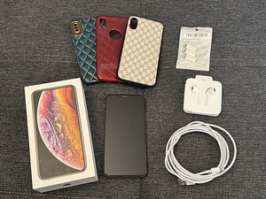 iPhone XS (3 фото из 3)