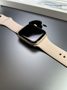 Apple Watch Series 6 GPS 44mm Gold Aluminium (3 foto / 8)