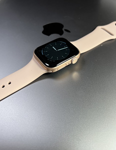 Apple Watch Series 6 GPS 44mm Gold Aluminium (8 foto / 8)