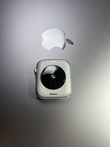 Apple Watch SE Gen.2 GPS 44mm Silver Aluminum BH100% (4 foto / 8)