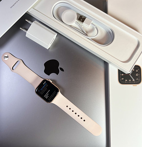 Apple Watch Series 5 GPS 40mm Aluminium Gold BH85% (2 foto / 8)