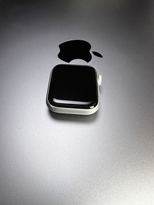 Apple Watch Series 4 GPS 40mm Silver Aluminium BH92% (6 foto / 7)