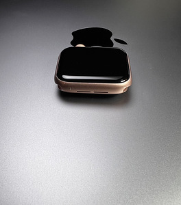Apple Watch Series 4 GPS 40mm Gold Aluminium BH83% (4 foto / 8)