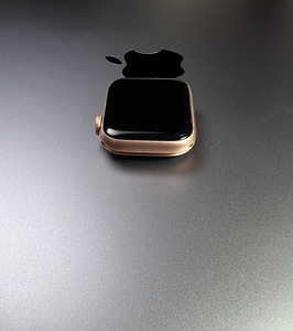 Apple Watch Series 6 GPS 40mm Gold Aluminium BH 87% (5 foto / 8)
