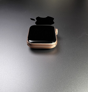Apple Watch Series 6 GPS 40mm Gold Aluminium BH 87% (7 foto / 8)