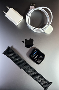 Apple Watch Series 4 GPS 44mm Graphite Aluminium BH 81% (2 foto / 8)