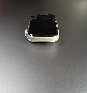 Apple Watch SE Gen.2 GPS 40 мм Starlight Aluminum BH99% (4 фото из 8)