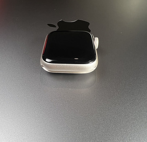 Apple Watch SE Gen.2 GPS 40 мм Starlight Aluminum BH99% (6 фото из 8)