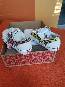 Тенниски Vans s.38.5 (3 фото из 3)