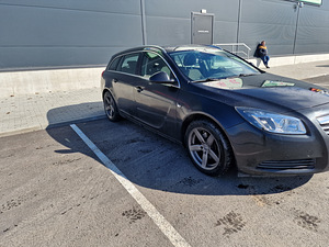 Opel insignia sports tourer (3 foto / 7)