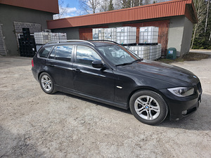 BMW 318d (3 foto / 5)