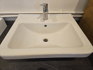 Vitra valamu + Grohe segisti (1 foto / 1)