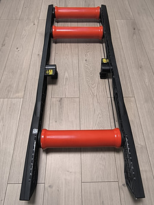 Роллерный велотренажёр Elite Arion Rollers (1 фото из 3)