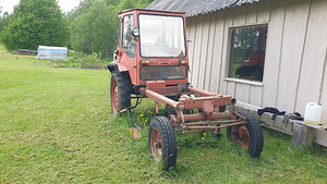 Traktor T 16 niiduseadmega (3 foto / 6)