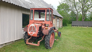 Traktor T 16 niiduseadmega (4 foto / 6)