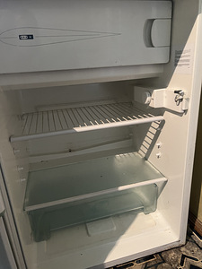 Väike külmkapp (2 foto / 6)