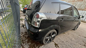 Toyota Corolla Verso 2.2d. Varuosadeks. (3 foto / 5)