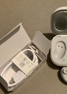 Samsung Galaxy Buds Live (2 foto / 2)