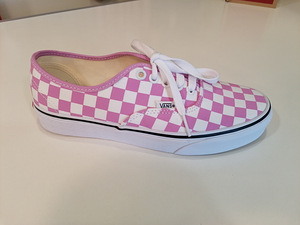 Naiste tennised Vans nr. 38,5, uued (1 foto / 4)