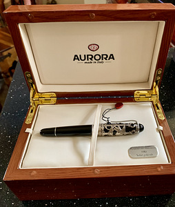 Täitesulepea Aurora Venezia SE hõbe, F (AU-800-AVF) (2 foto / 2)