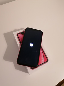 iPhone xr 64gb red (1 foto / 2)