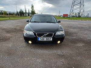 Volvo S60 2.4i (7 foto / 15)