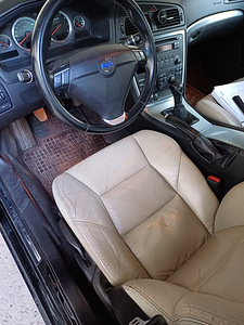 Volvo S60 2.4i (11 foto / 15)