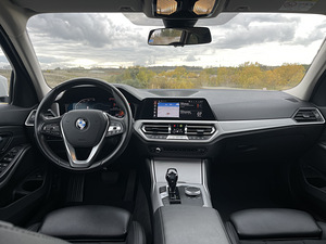 BMW 320 Shadowline 2.0 140kW 2019 (9 foto / 15)