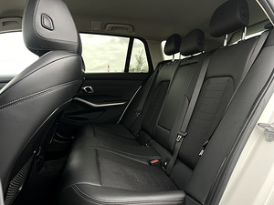 BMW 320 Shadowline 2.0 140kW 2019 (12 foto / 15)