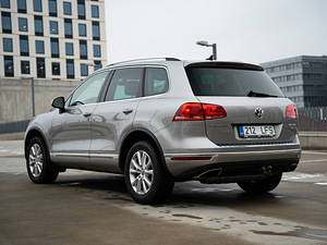 Volkswagen Touareg (6 foto / 14)