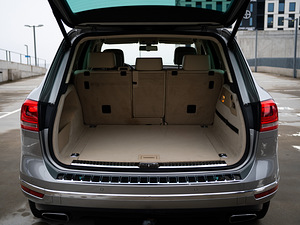 Volkswagen Touareg (8 foto / 14)