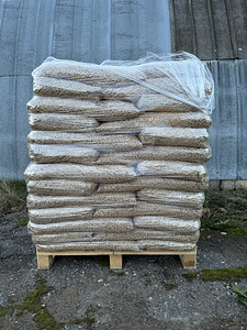 Pellet / puidugraanulid (2 foto / 2)