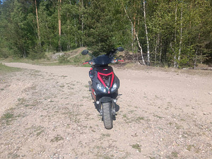 Roller aprilia SR 50R (1 foto / 5)