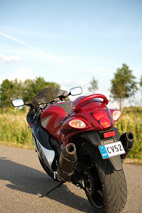 Suzuki GSX 1300 (8 foto / 8)