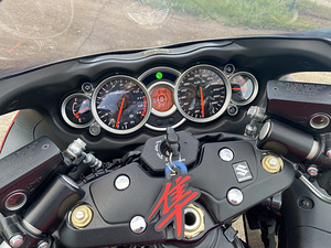 Suzuki Hayabusa gsx 1300 (3 foto / 9)