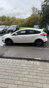 Ford Focus 2017 (2 фото из 6)