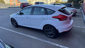 Ford Focus 2017 (3 фото из 6)