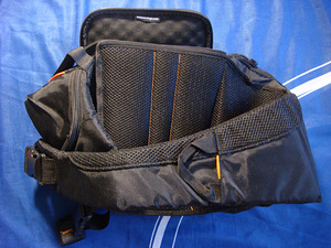Canoni fotokotid / Lowenpro Case Logic SLRC-205 (3 foto / 3)