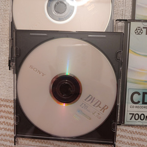 Диски CD-RW, CD-R80 (2 фото из 4)