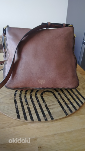 Сумка Fossil из натуральной кожи коровы