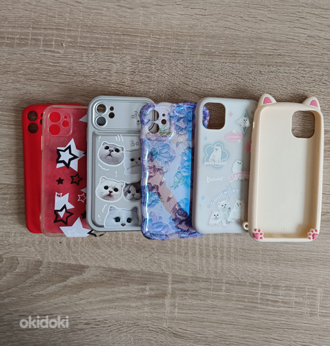 Комплект чехлов для iPhone 11.