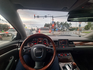 Audi A8 3.0tdi B&O (2 foto / 10)
