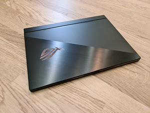 ASUS ROG Zephyrus Ultra S i7-8750H/RTX 2080 Q-Max/16 GB DDR4 (3 foto / 8)
