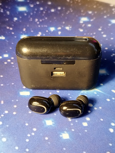 Bluetooth kõrvaklapid (3 foto / 5)