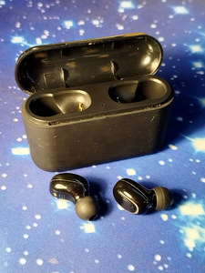 Bluetooth kõrvaklapid (5 foto / 5)