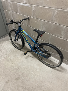 Велосипед Islabikes Cnoc 20 + шлем (2 фото из 3)