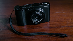 Fujifilm XF10 (2 фото из 2)