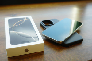 iPhone 16 Pro Max, 512GB, Natural Titanium. Kasutatud 2 näd (1 foto / 6)